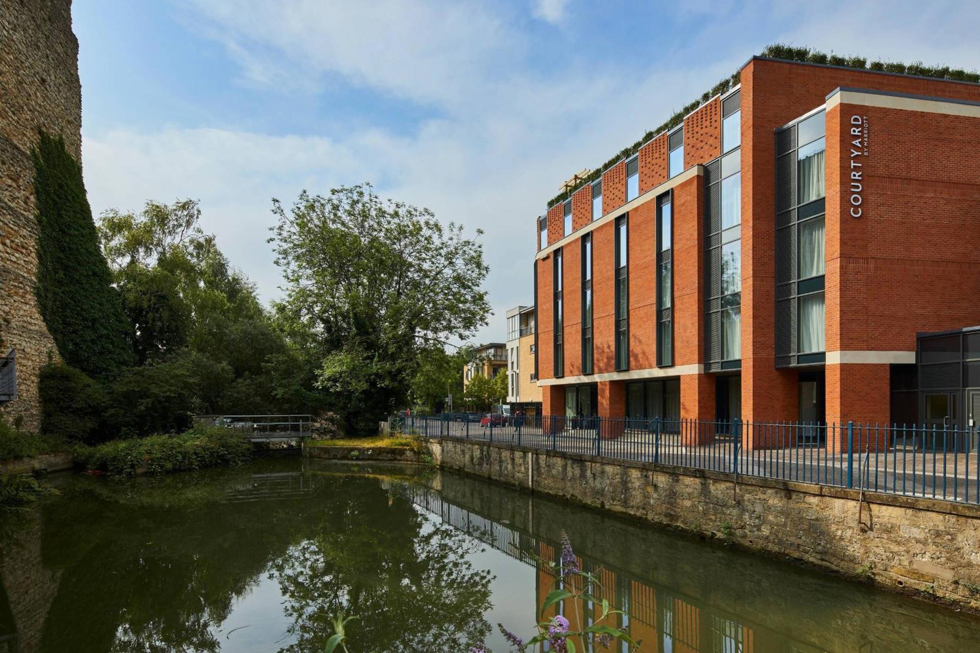 Courtyard By Marriott Oxford City Centre Exterior foto